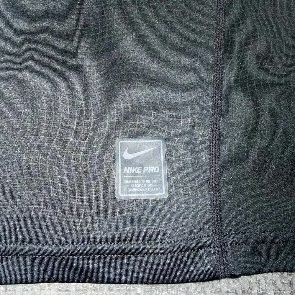 Nike Pro Hypercool Max Metalized Fitted Training Shirt